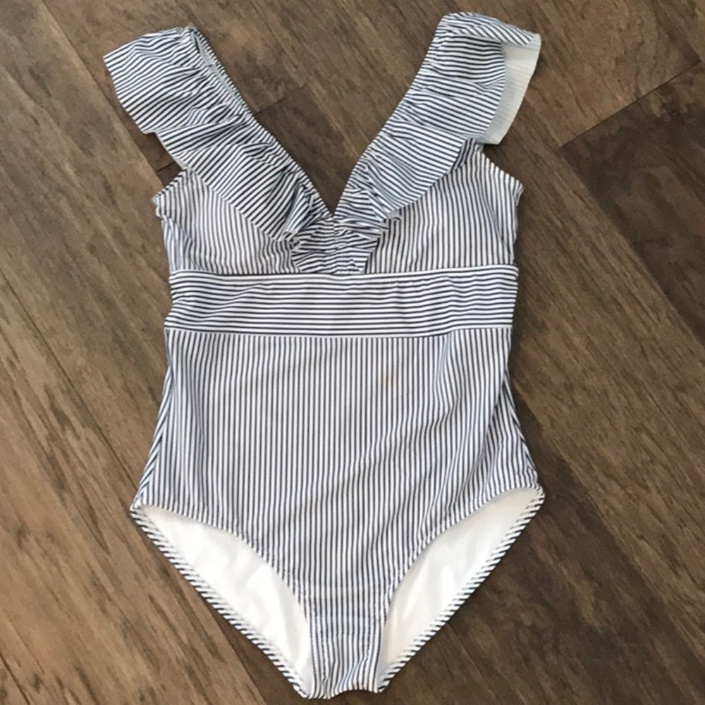 Aava Swim Ruffle One Piece